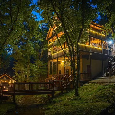 Voted #1 Cabin In Smokys! Spa, Arcade, Private, Creek, King Beds